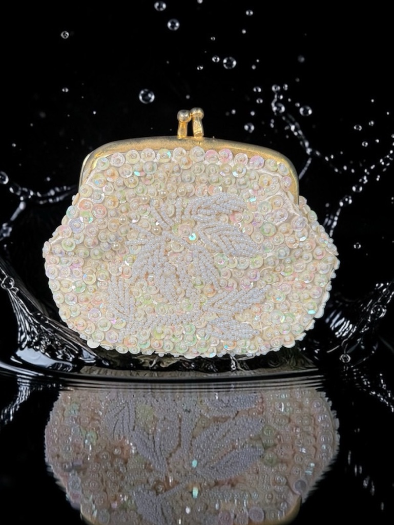 1960s Vintage Beaded Coin Bag